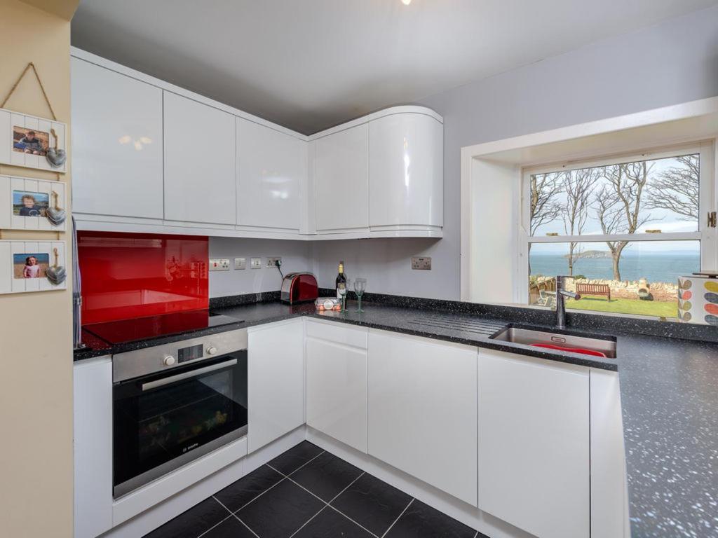 Charming In With Sea Views *