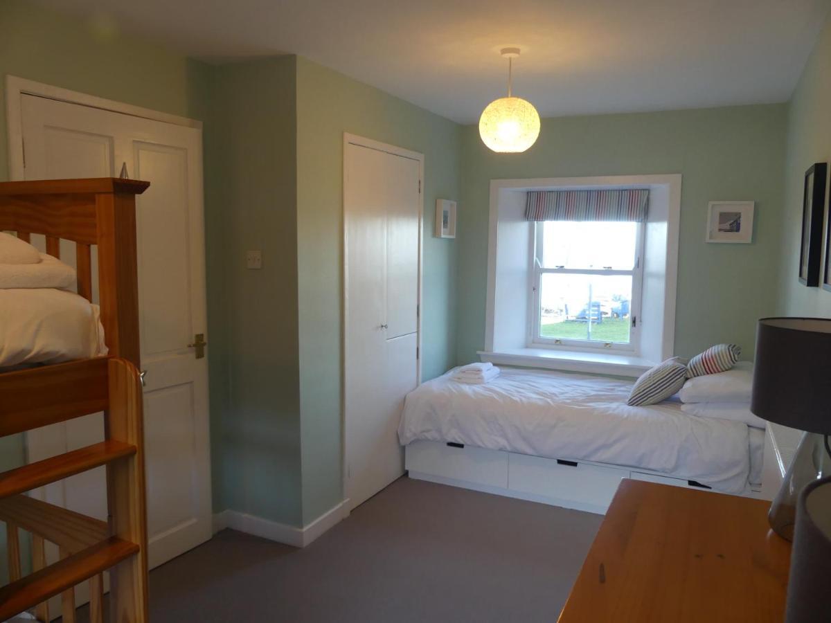 Charming In With Sea Views Holiday home